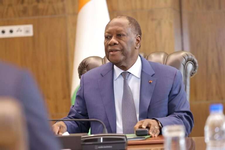 Présidentielle 2025 en Côte d’Ivoire : l’opposition crie au scandale, le gouvernement rassure