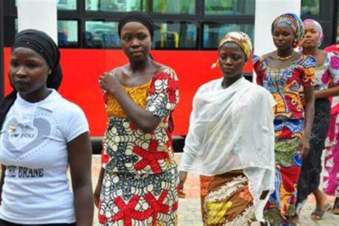 Zimbabwé : l’âge du consentement sexμel revu à la hausse Zimbabwé sexµelle jeunes filles