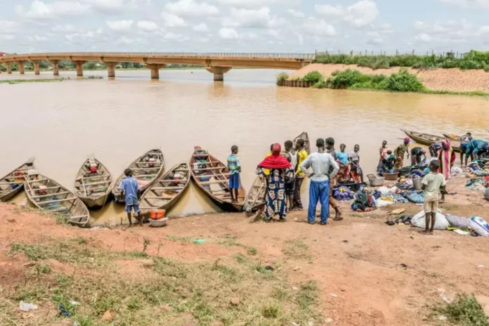 Niger-Bénin traversée fluviale Mallanville Gaya