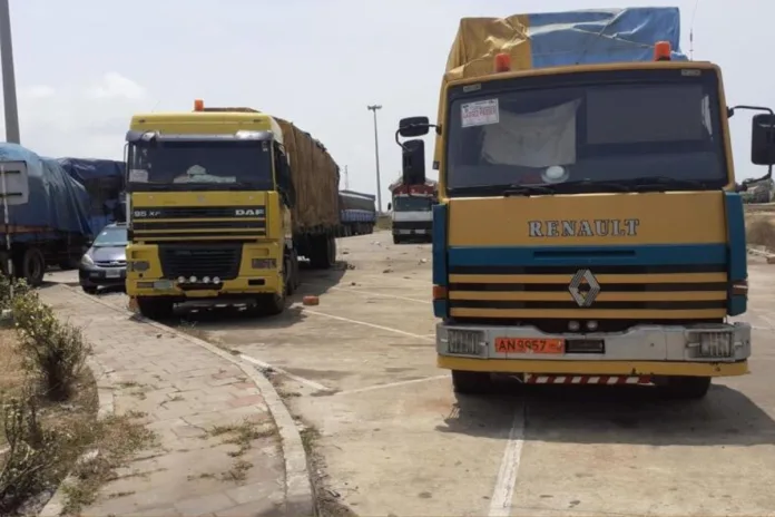 Nigéria douanes nigérianes camions béninois carburant de contrebande