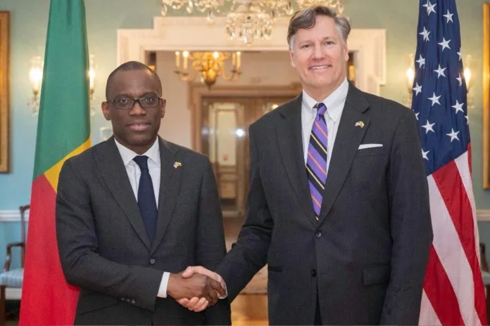 Diplomatie Olushegun Bakari Washington