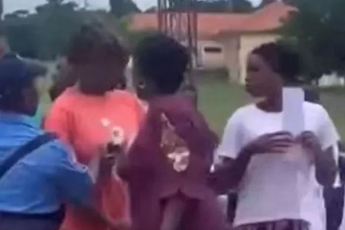 Nigeria université soutien-gorge étudiantes