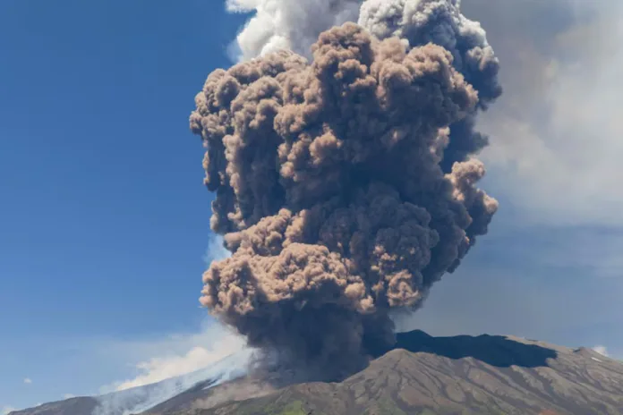 Italie éruption volcan d'Europe Etna