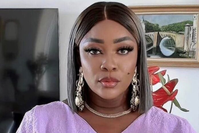 Côte d'Ivoire Coach Hamond Chic