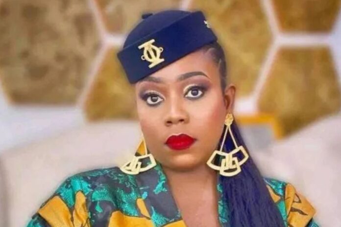 Sécurité présidentielle au Sénégal : la vendeuse d'armes Fatou Kiné Cissé écope de six mois ferme Sécurité présidentielle Sénégal vendeuse d'armes Fatou Kiné Cissé