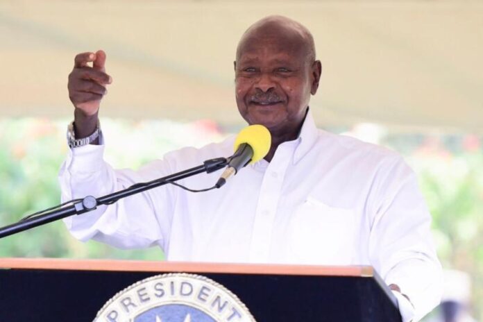 Ouganda : le président Yoweri Museveni en route pour un 7e mandat
