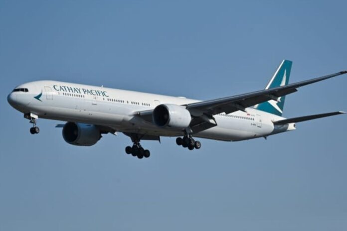 Des passagers de Cathay Pacific piégés dans un Boeing 777 de Cathay Pacific