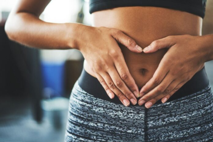 Avis aux femmes : voici comment avoir un ventre plat