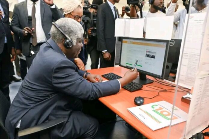 Côte d’Ivoire : « Allô 101 », la nouvelle ligne directe avec le gouvernement