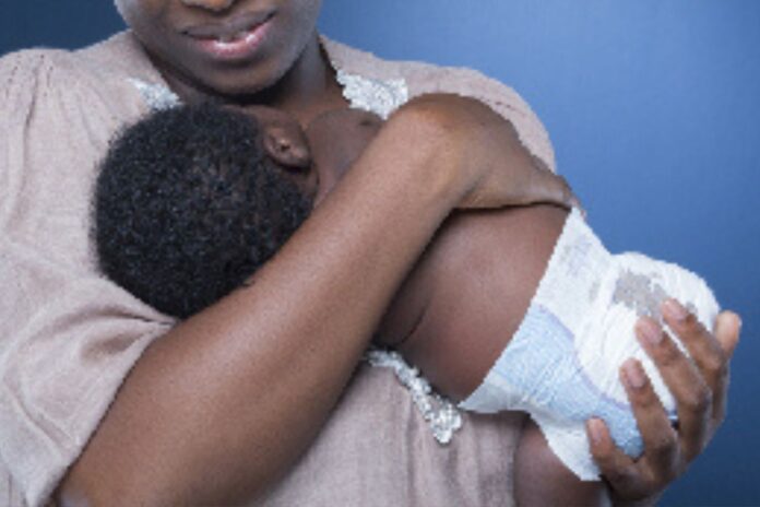 Un père s’agace de l’appétit de son bébé et fait rire la toile