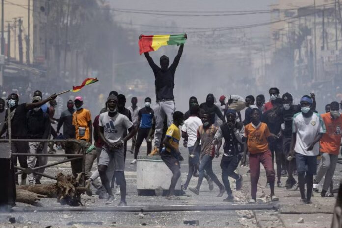Sénégal : des centaines de manifestants exigent justice pour les victimes des violences politiques