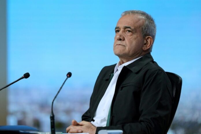 Le président iranien bloque une loi répressive contre les femmes non voilées