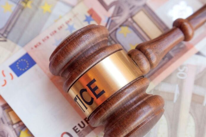 Angleterre : licenciée pour avoir insulté son patron, elle obtient plus de 34.000 euros d’indemnisation