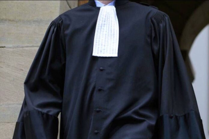 Burkina : un avocat sort son arme et tire en pleine dispute