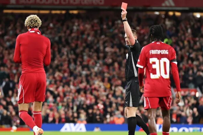 Coupe de la Ligue : Hugo Ekitike buteur... puis exclu pour une célébration jugée « stupide » Liverpool a frôlé la sortie dès son entrée en lice en League Cup mardi soir face à Southampton, modeste pensionnaire de Championship. Les Reds se sont finalement imposés 2-1 grâce à Hugo Ekitike, décisif mais aussitôt expulsé pour une célébration mal maîtrisée. Lire sur : http://nasuba.info/sport-culture/coupe-de-la-ligue-hugo-ekitike-buteur-puis-exclu-pour-une-celebration-jugee-stupide/ Coupe de la Ligue : Hugo Ekitike buteur... puis exclu pour une célébration jugée « stupide » Liverpool a frôlé la sortie dès son entrée en lice en League Cup mardi soir face à Southampton, modeste pensionnaire de Championship. Les Reds se sont finalement imposés 2-1 grâce à Hugo Ekitike, décisif mais aussitôt expulsé pour une célébration mal maîtrisée. Lire sur : http://nasuba.info/sport-culture/coupe-de-la-ligue-hugo-ekitike-buteur-puis-exclu-pour-une-celebration-jugee-stupide/