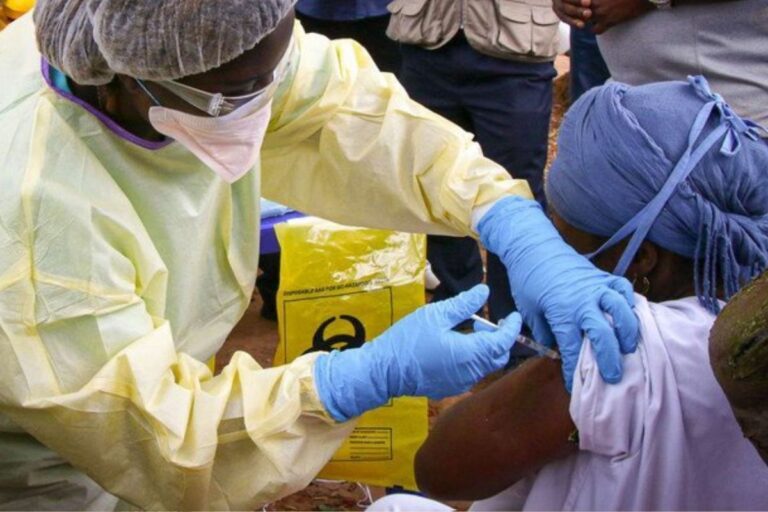 RDC : une campagne de vaccination contre Ebola lancée à Bulape