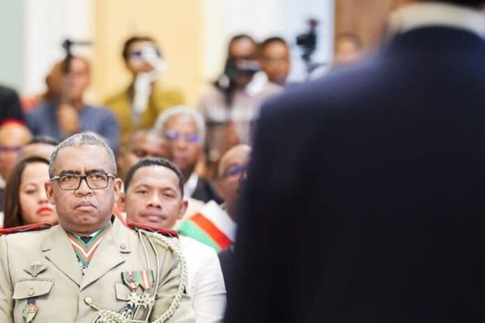 Madagascar : Andry Rajoelina nomme le général Ruphin Fortunat Zafisambo Premier ministre