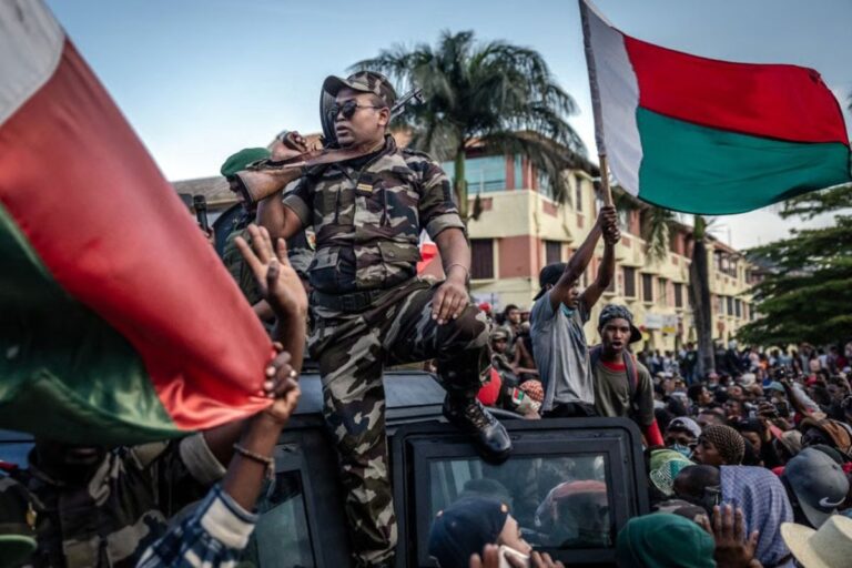 Madagascar : l'armée dans la rue, le président Andry Rajoelina introuvable