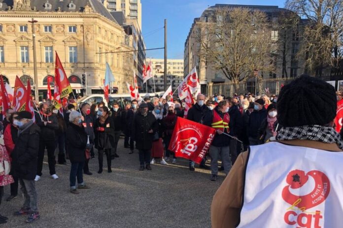 France : ça gronde chez les soignants et travailleurs sociaux