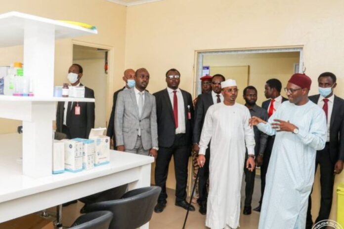 « Je suis déçu » : le président tchadien furieux après ses visites surprises dans les hôpitaux