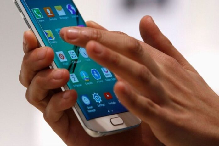 Comment votre smartphone peut vous aider à détecter un faux billet