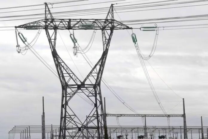 France : 170 000 foyers privés d’électricité en Île-de-France jeudi