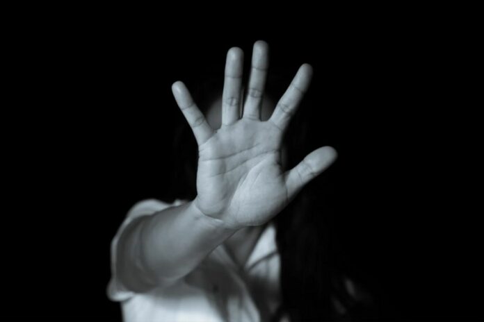 Sénégal : trois hommes arrêtés pour séquestration et v!ol collectif