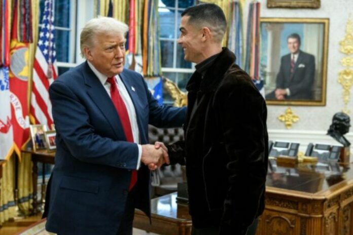 Cristiano Ronaldo reçoit un cadeau rare et inestimable de Donald Trump