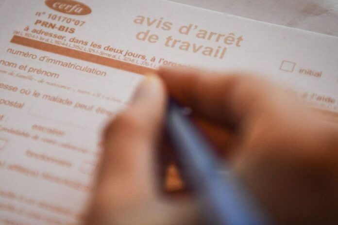 France : l’Assemblée limite la durée des arrêts maladie