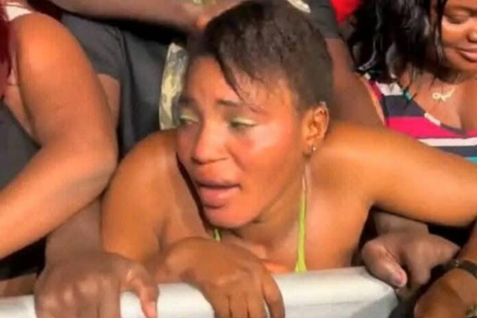 Ghana : une scène filmée en plein concert fait le buzz sur les réseaux sociaux