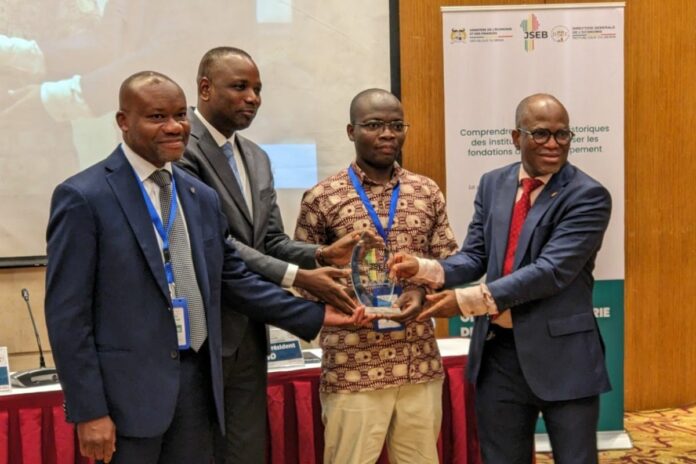 JSEB 2025 : Mahamady Ouedraogo et Théophile Azomahou remportent le Prix du Meilleur Article