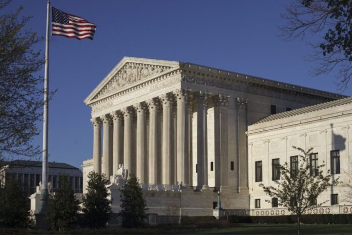 États-Unis : la Cour suprême met en doute la légalité des droits de douane de Trump