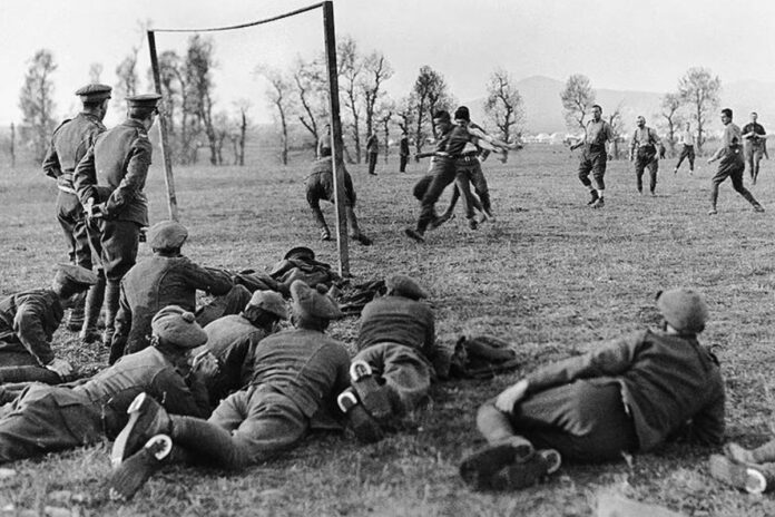 Noël 1914 (Histoire) : quand la guerre s’est tue le temps d’un match de football