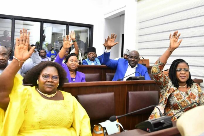 Bénin : l’Assemblée nationale adopte le budget 2026, en hausse de 6,6 %