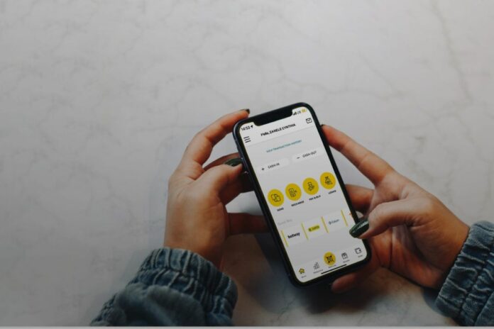 Côte d’Ivoire : une femme reçoit par erreur 350 000 FCFA d’un député et fait un choix inattendu