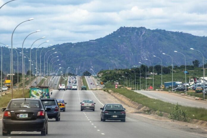 Nigeria décroche plus d’un milliard de dollars auprès d’une banque émirienne pour son autoroute côtière