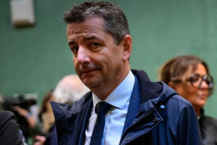 France : un maire condamné à quatre ans de prison ferme pour chantage à la sextape