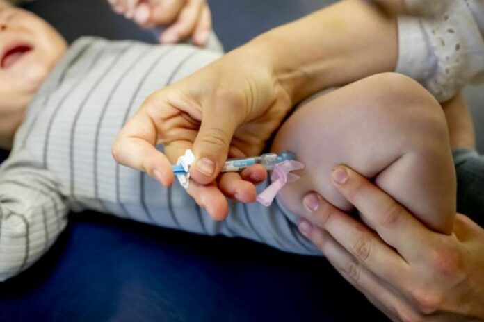 États-Unis : la vaccination des nouveau-nés contre l’hépatite B remise en question