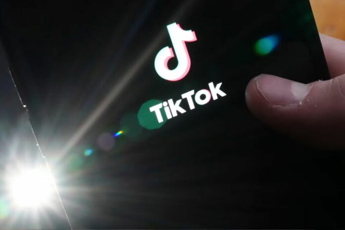 TikTok la nuit : protéger la jeunesse africaine