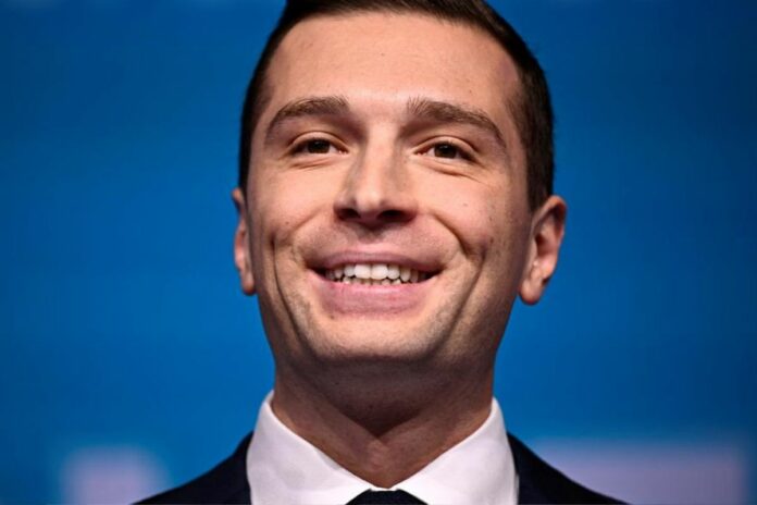 France : Jordan Bardella a dépensé plus de 130 000 euros pour apprendre à sourire