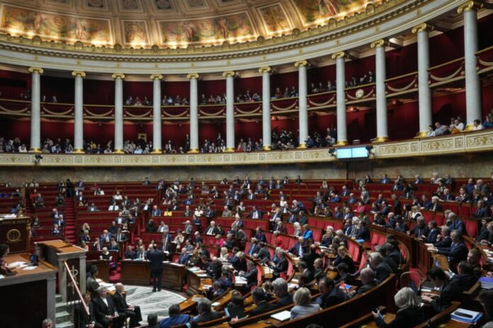 France : le Parlement adopte une loi spéciale pour faire face à l’absence de budget 2026