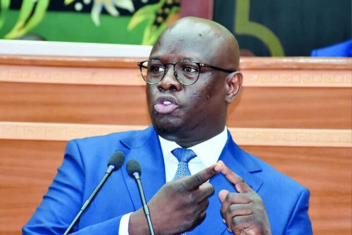 Sénégal : Cheikh Diba a failli quitter le gouvernement, révèle Jeune Afrique