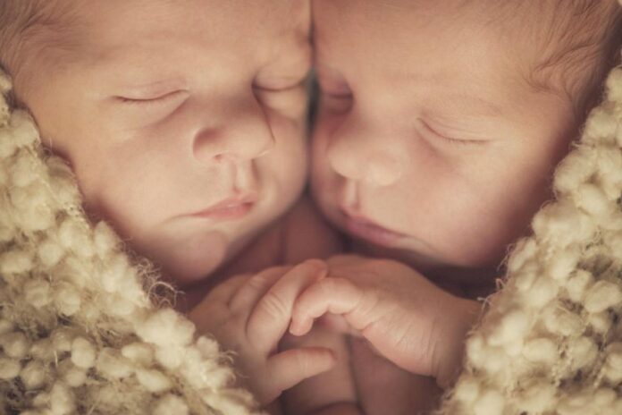 Comment détecter une grossesse de jumeaux dès le début ?