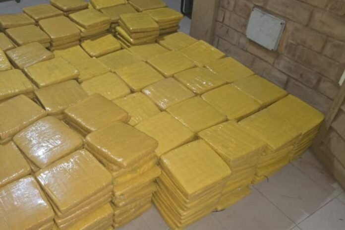 Bénin : 502 plaquettes de drogue saisies sous un chargement de riz à Malanville