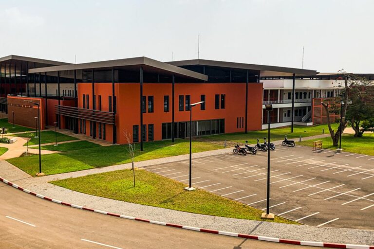 Emploi : le Centre Hospitalier International de Calavi recrute pour ces postes