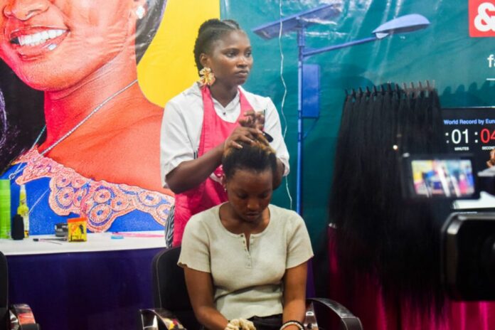 Togo : Eunice Etou lance le Marathon de tresses 30 heures