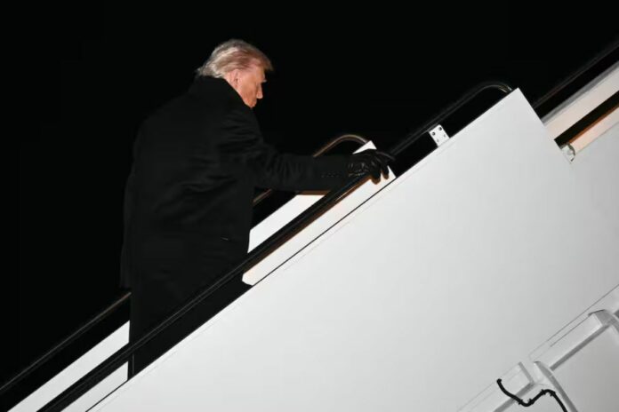 En route vers Davos, Donald Trump contraint de changer d’avion après un incident technique