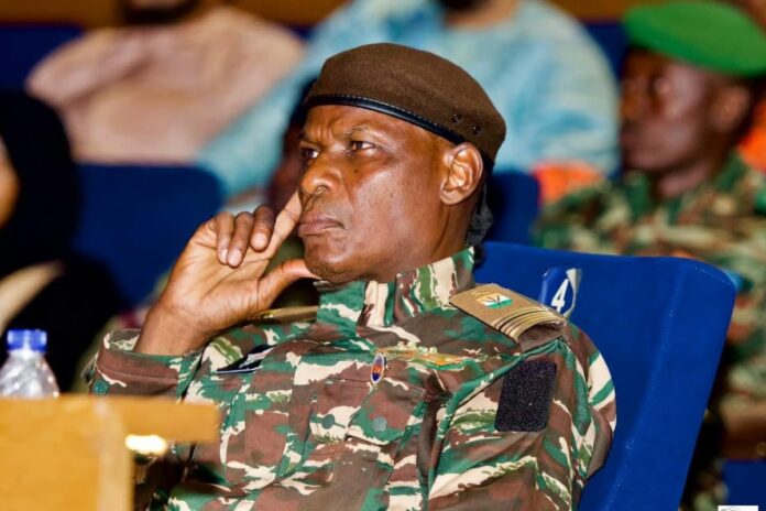 Niger général Amadou Ibro guerre France