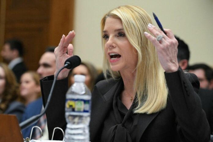Affaire Epstein Congrès, les démocrates Pam Bondi