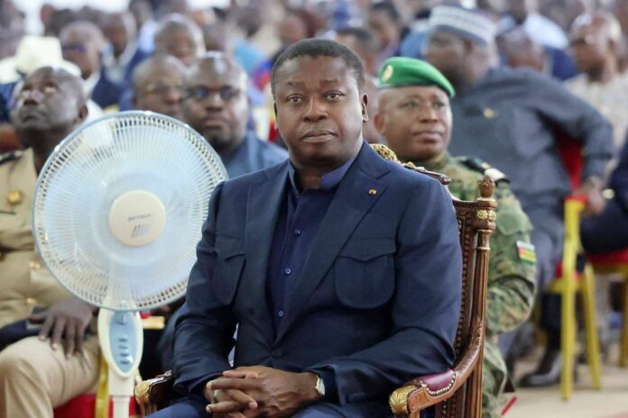 Togo : « À l’ombre du Baobab », récit du parcours du Général Gnassingbé Eyadéma